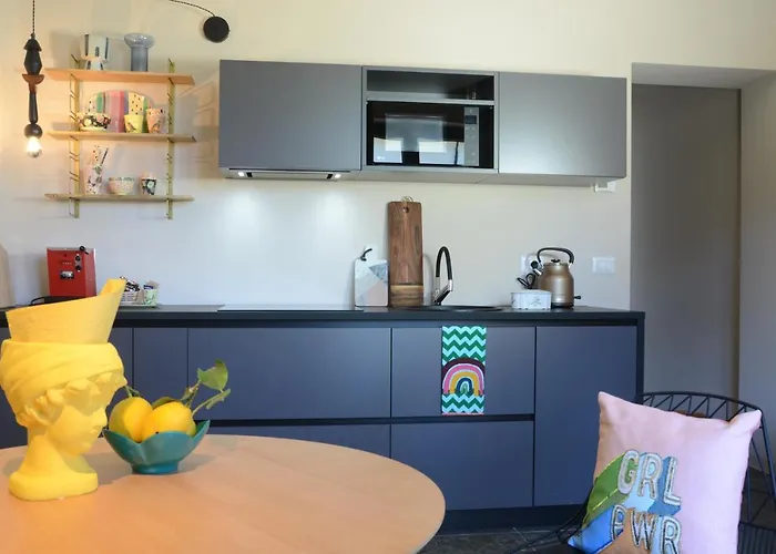 Picobello בית הארחה מנדלו דל לאריו